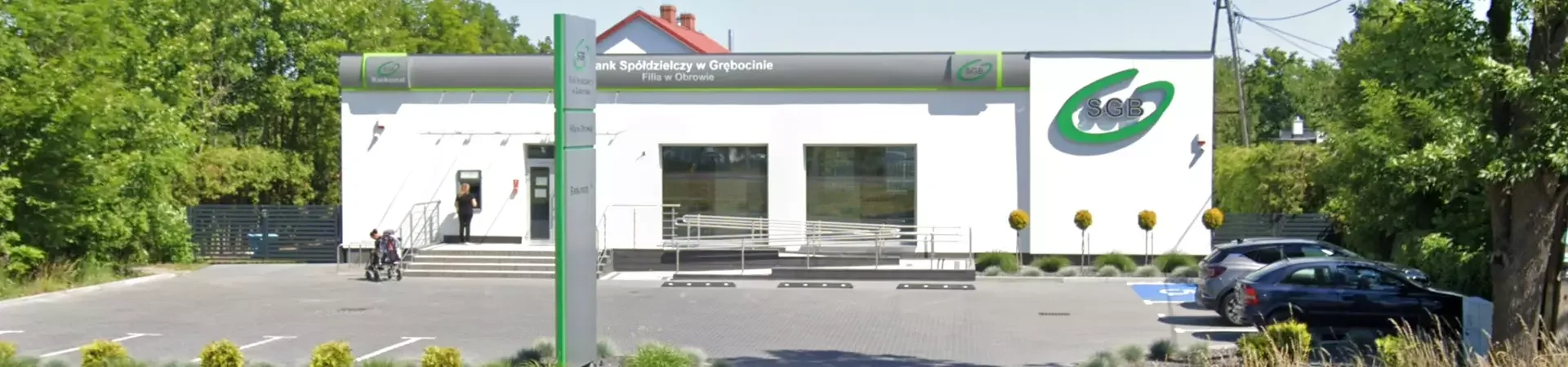 Zdjęcie placówki Banku Spółdzielczego w Obrowoulu przy ulicy Warszawskiej.
