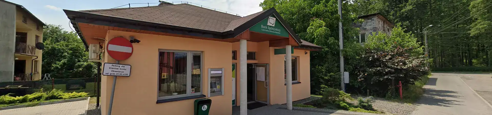 Zdjęcie placówki Banku PKO przy ulicy Piwnej w Zabrzegu