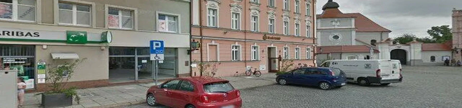 Zdjęcie placówki BNP Paribas Bank Polska S.A. przy ulicy Rynku w Jarocinie