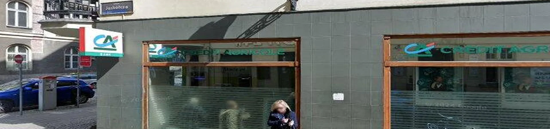 Zdjęcie jednej z placówek Credit Agricole w Poznaniu