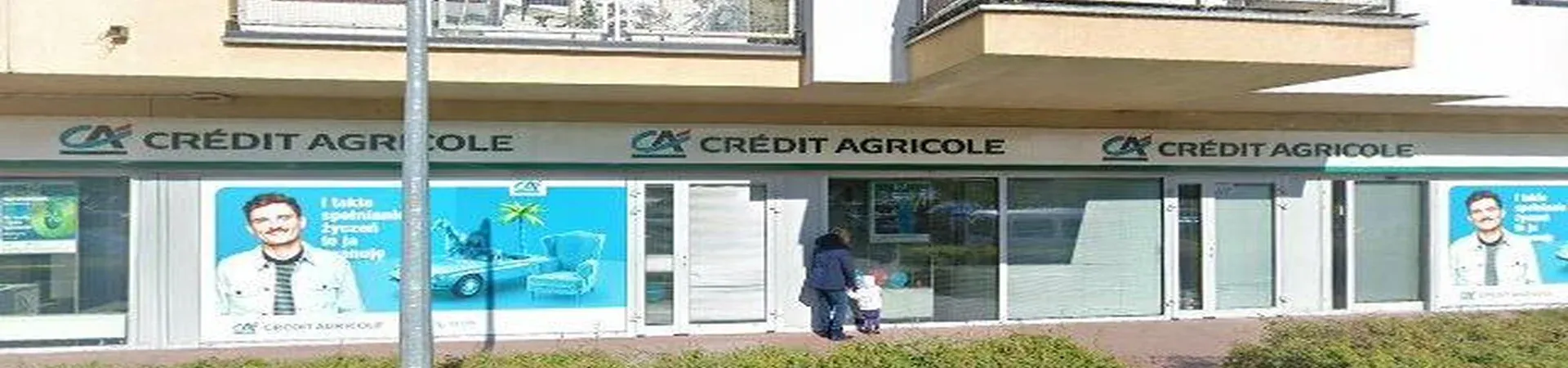 Zdjęcie jednej z placówek Credit Agricole w Warszawie