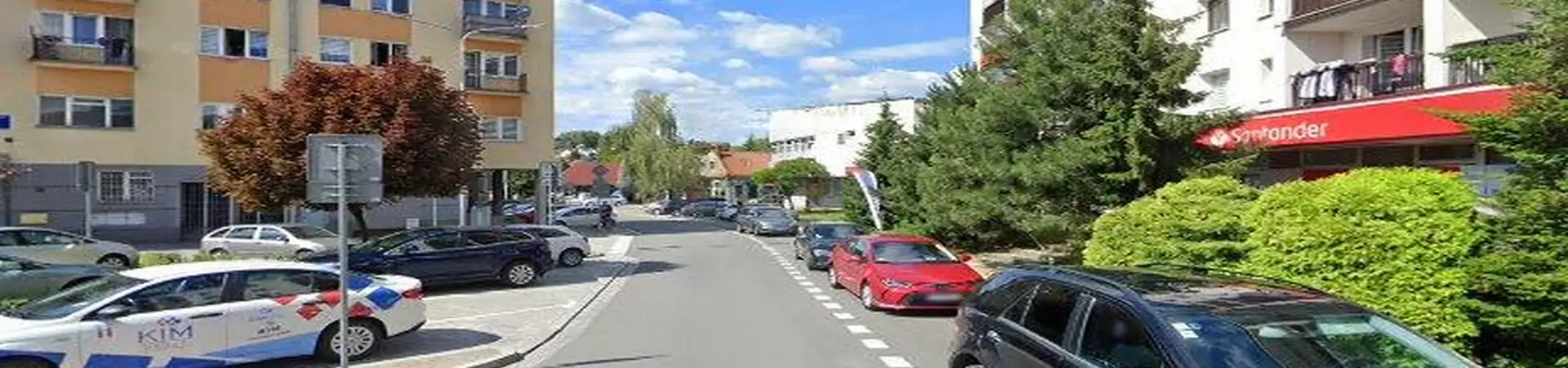 Zdjęcie placówki Banku Pekao przy ulicy Gałczyńskiego w Myślenicach