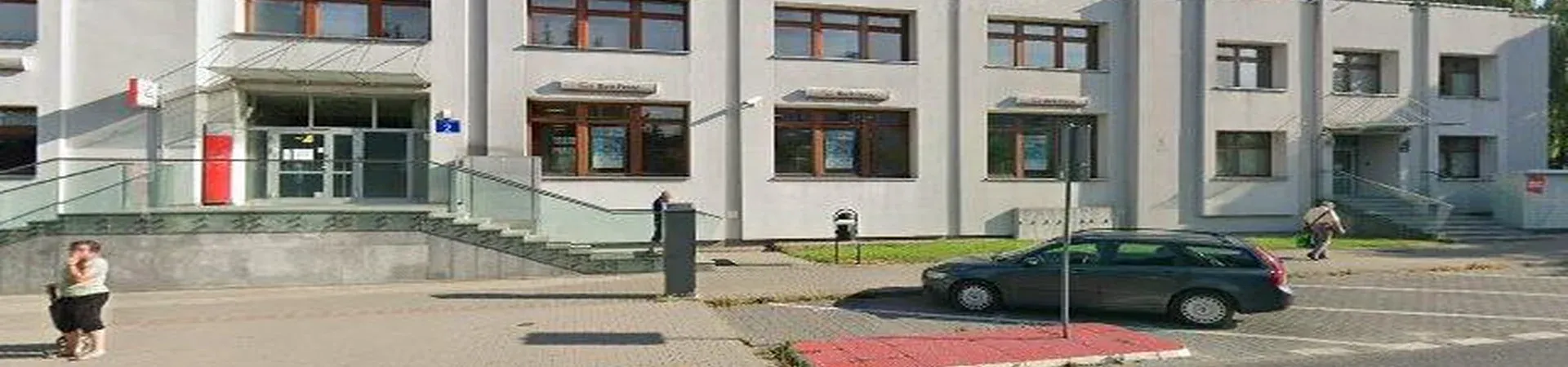 Zdjęcie placówki Banku Pekao w Piasecznie przy ulicy Jana Pawła II.