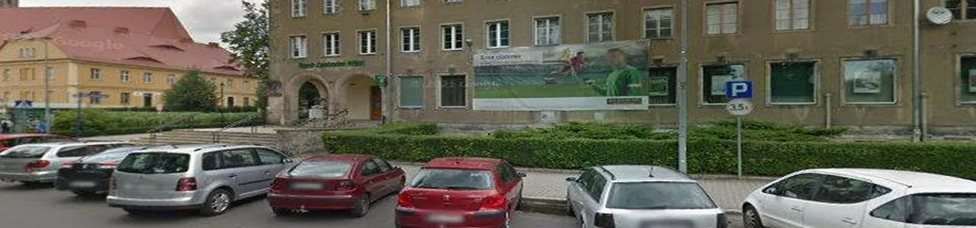 Zdjęcie jednej z placówek banku Santander w Bolesławcu