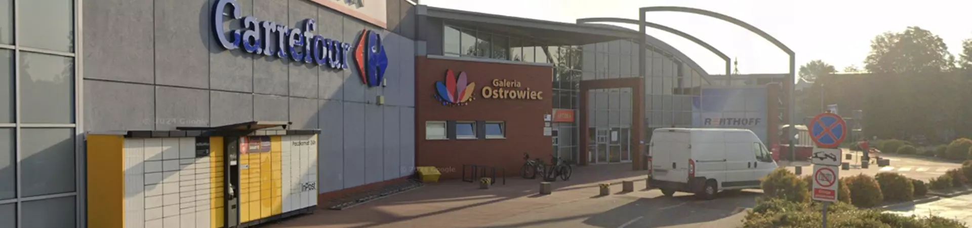 Zdjęcie placówki mBanku przy ulicy Adama Mickiewicza w Ostrowcu Świętokrzyskim